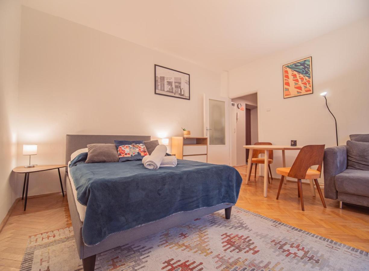 Retro Comfort Apartment *