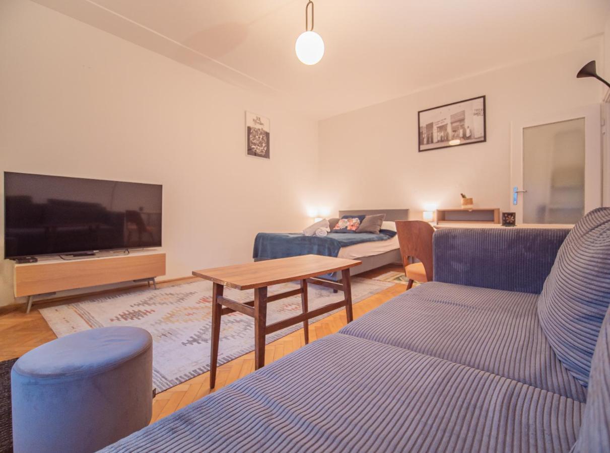 Retro Comfort Apartment *